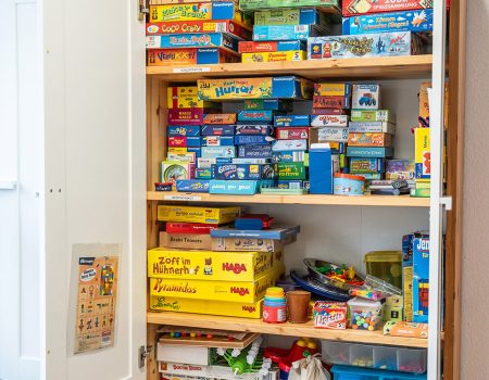 Spieleschrank